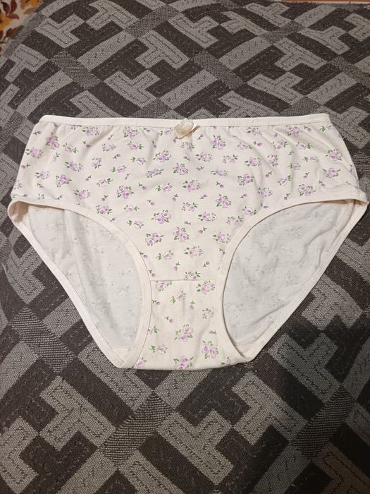 Одежды разные.Шапка.