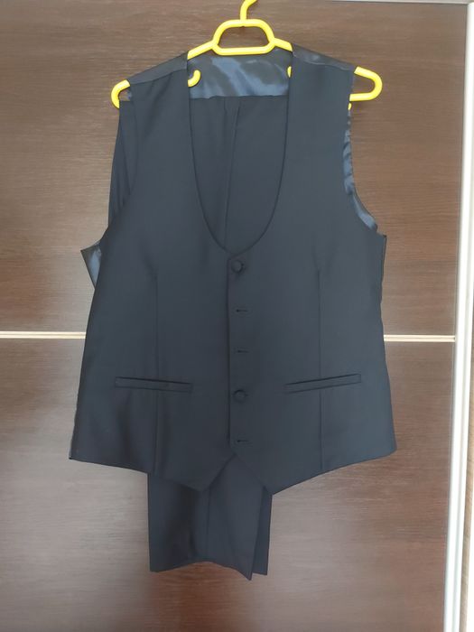 Costum barbatesc elegant