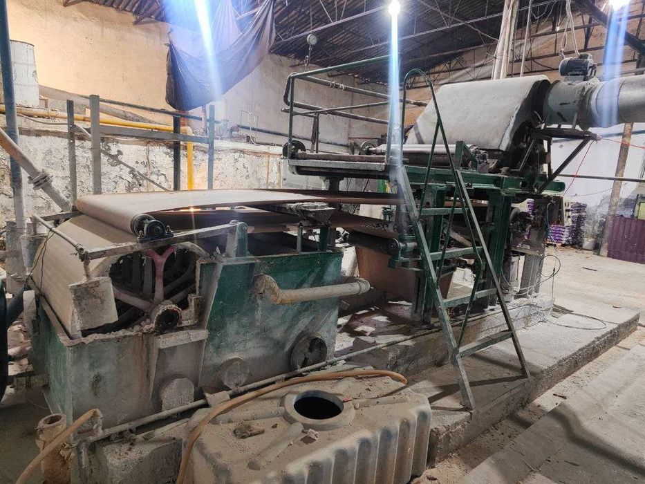 Продаётся бумагоделательная машина (модель 747) в рабочем состоянии.