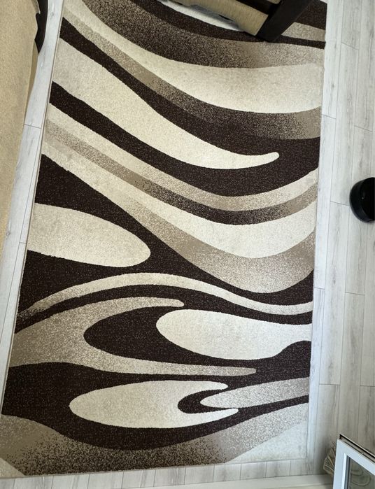 Ковер,клем размером 2 на 4. Турецкое производство.