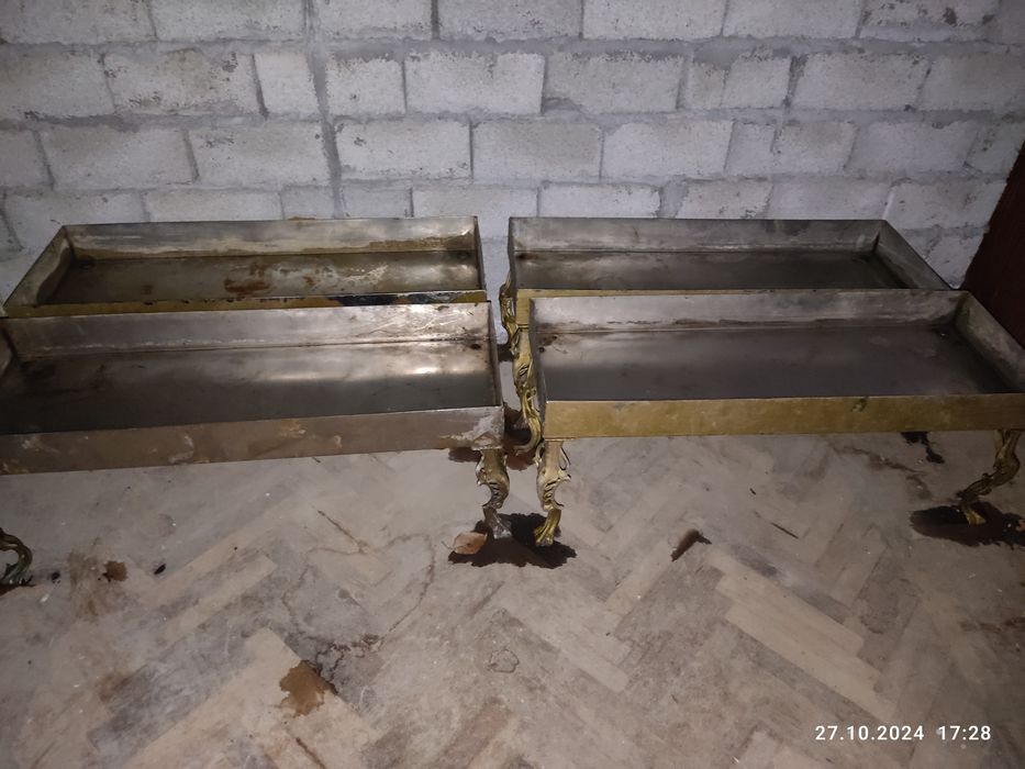 Подставки под комнатные цветы.