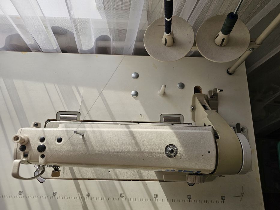 Продам швейную машину