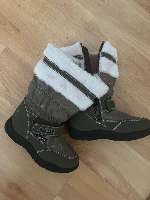 Чисто нови детски ботушки за момичета