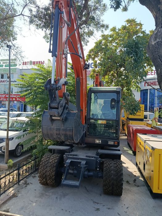 Zut ekskavatorlar sotiladi yangi brendda
