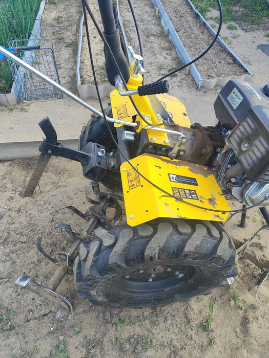 Продам мотоблок новый