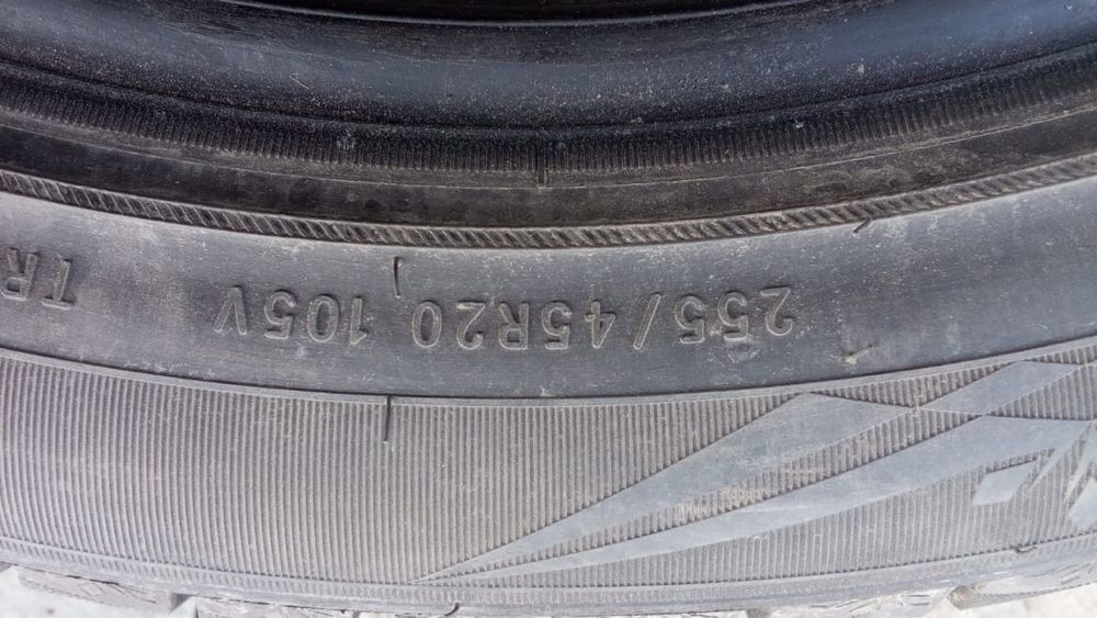 шины зимние 255/45 R 20