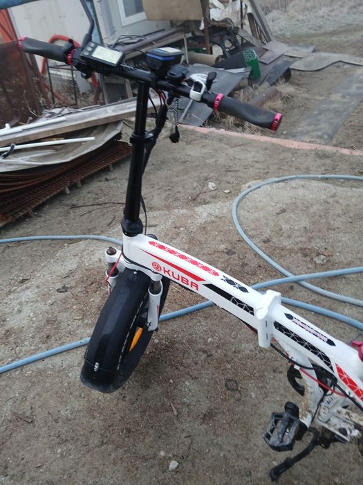 Vând bicicletă electrică în stare foarte bună Am acte la ea și factură