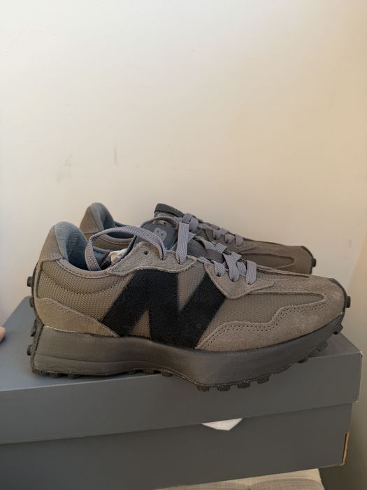 New Balance 327 sneakers culoare verde kaki cu negru marimea 37 noi originali