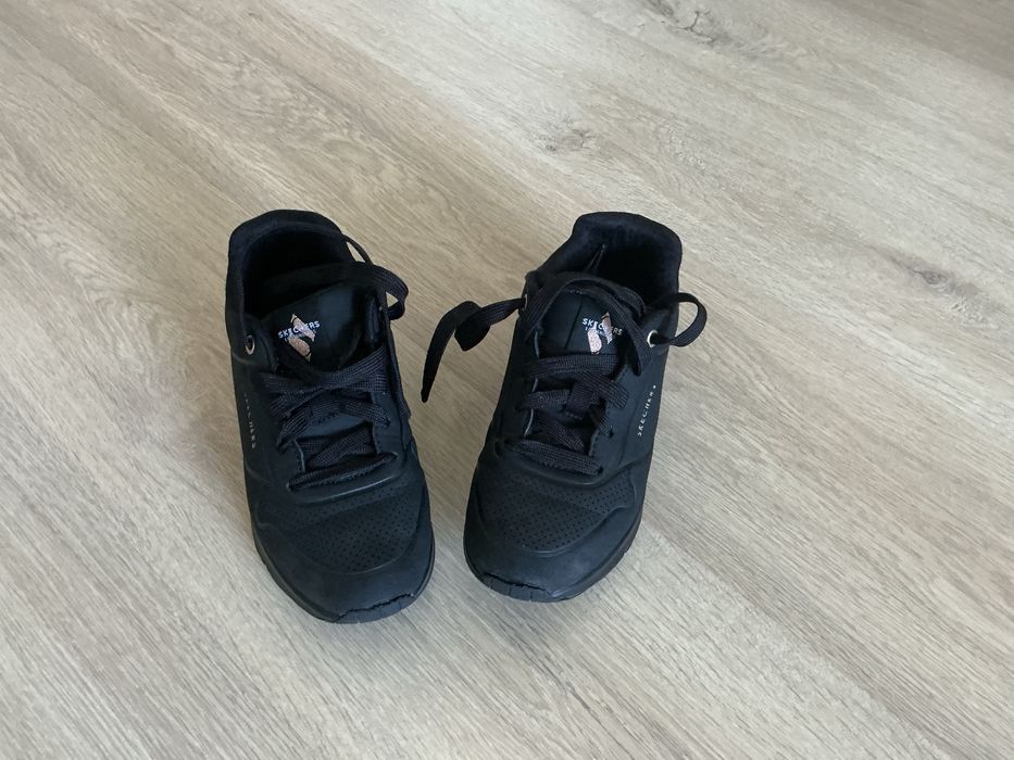 Skechers negri cu auriu, marimea 32