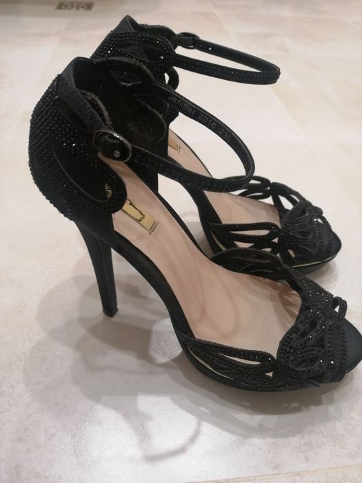 Обувки на висок ток