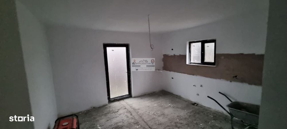 Vilă P+1 | 504 mp teren | Zonă OMV – Str. Primăverii, Adjud/Vrancea
