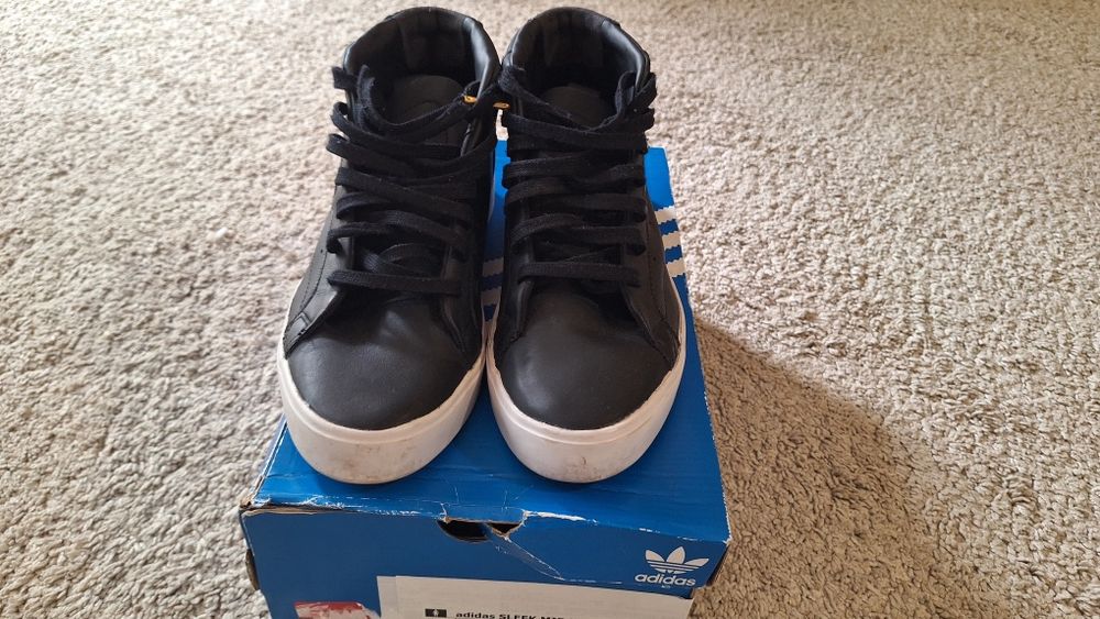 Adidas  sleek mid