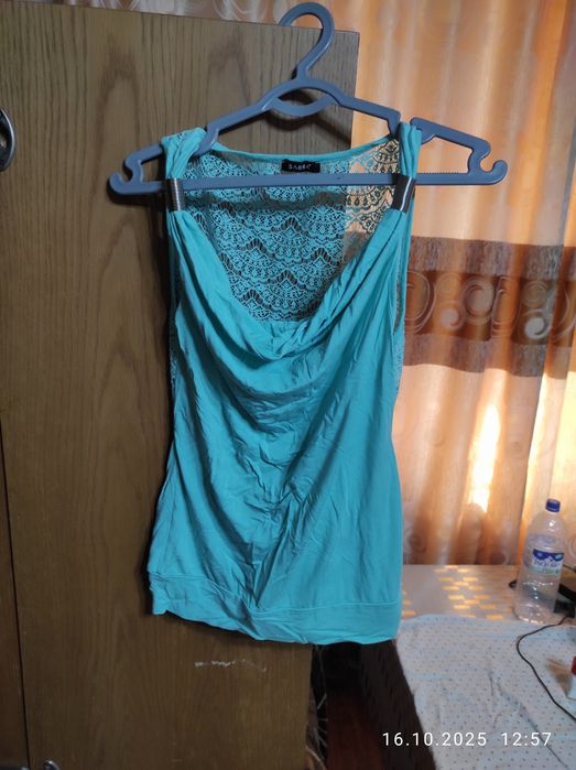 Продам кожаную женскую куртку, пальто