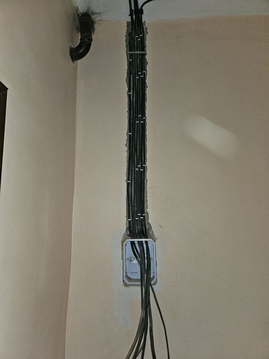 услуга электрика.электромонтаж.