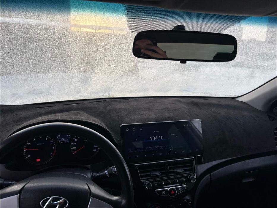 Продам накидку Hyundai Accent