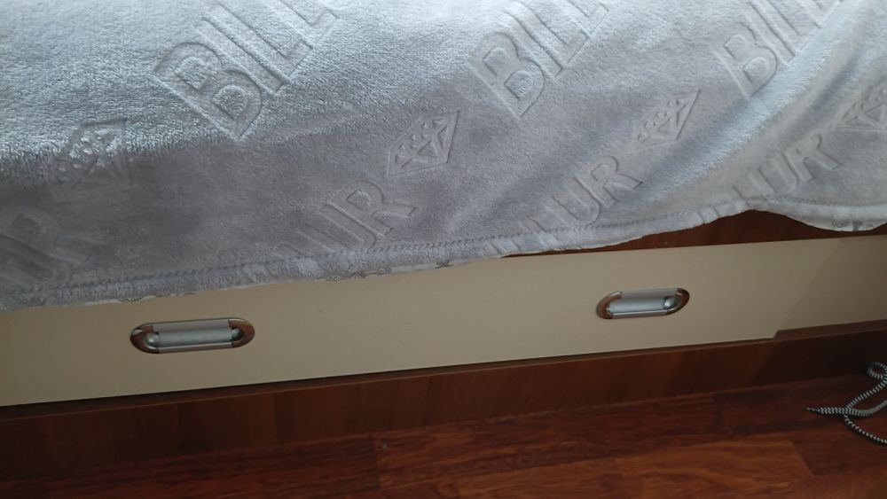 Продаётся спальный набор