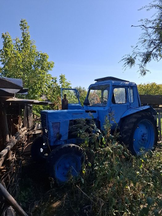 Продам МТЗ 80 с косилкой (двухбруска) и с граблями.