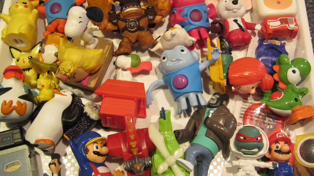 Mc.Donald's.Lot,peste 50 jucarii Happy Meal,plus bonus cadou.