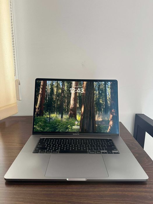 Apple MacBook Pro A2141 32GB RAM