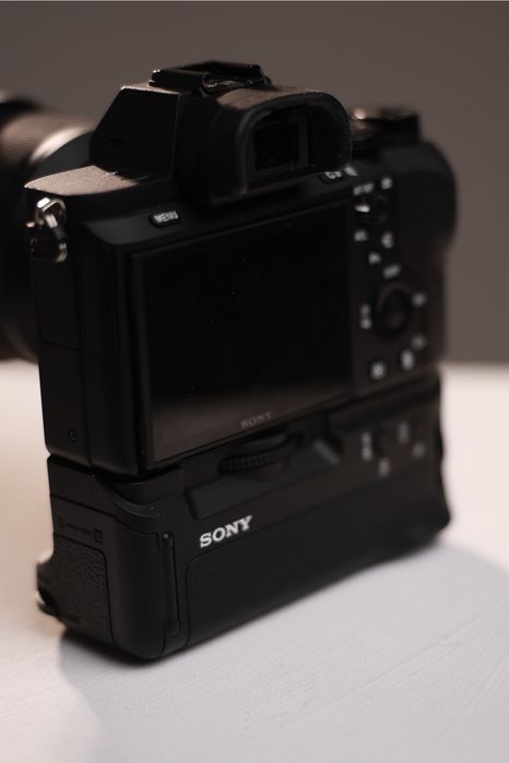 Sony a7 ii объектив две батареи Boost