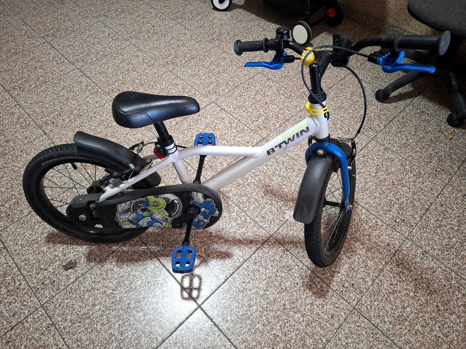 Bicicletă B Twin Robot 16 inch.