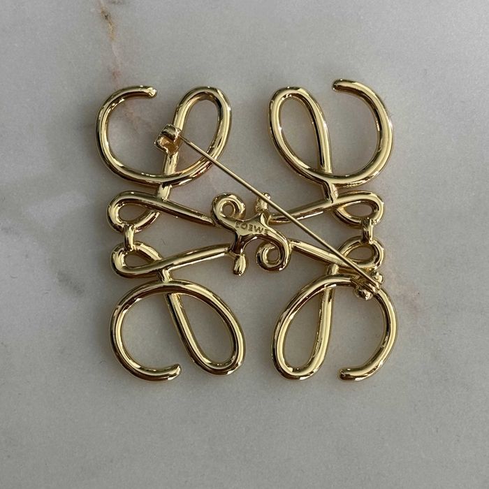 Brosa Loewe Anagram