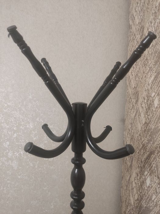 Напольная вешалка