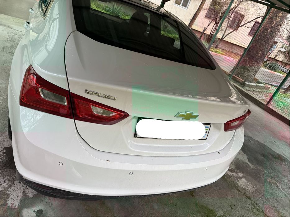 Chevrolet Malibu 2.5 AT • 2018 • белый жемчуг • 117 000 км