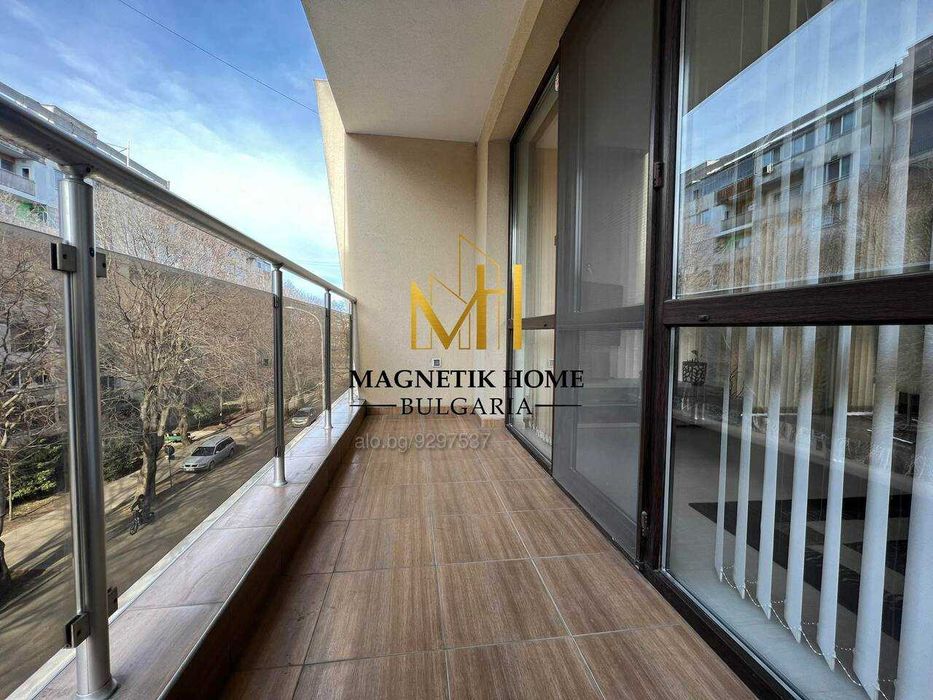 Безупречен двустаен апартамент с паркомясто до ”Билковата аптека” в