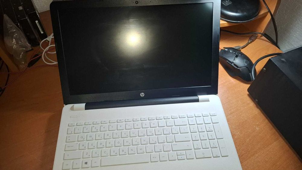 Ноутбук HP 15-bw030ur