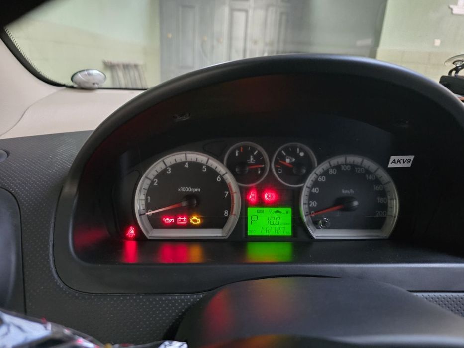 Бежевий салон 112 минг юрган тоза идеал холатда