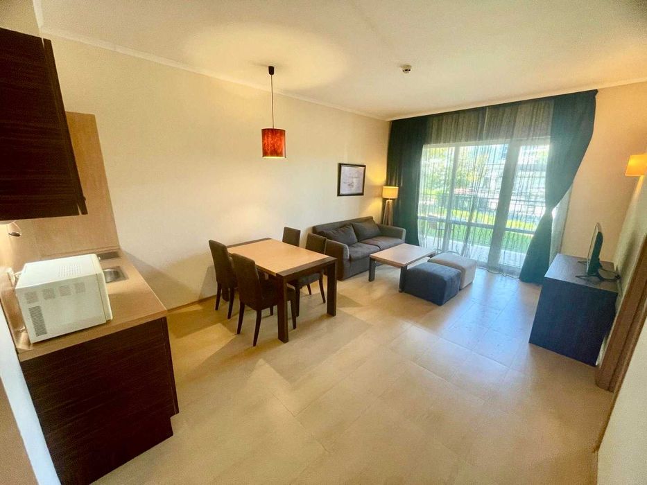 Двустаен апартамент в к-с Маджестик Бийч Ризорт, Първа линия