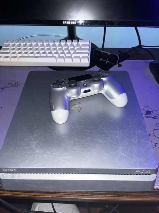 Ps4 slim silver edtion