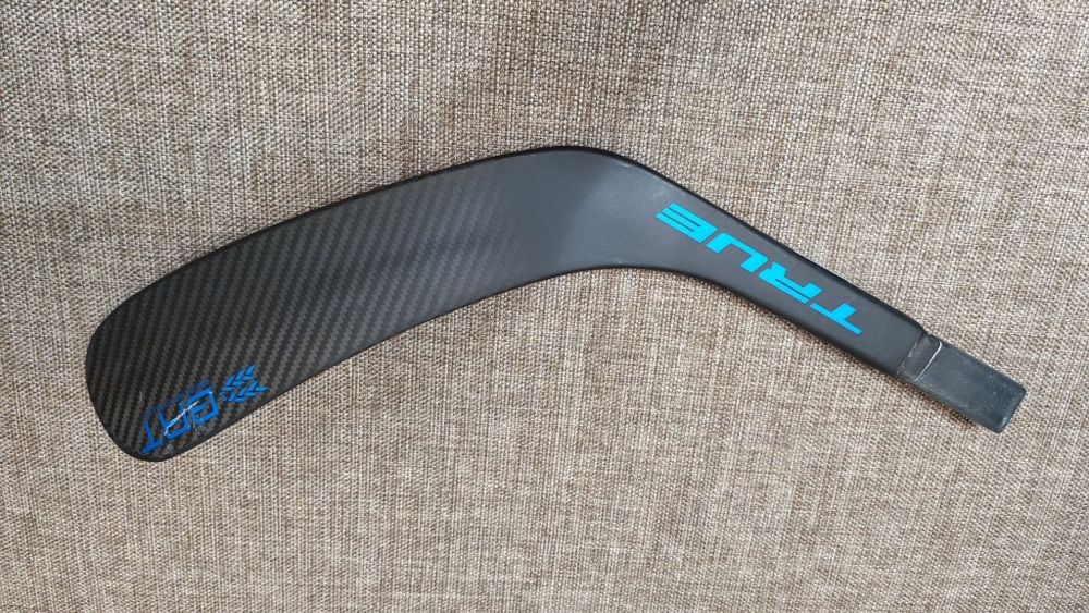 Перо на хоккейную клюшку True. Новая. Праворукая.