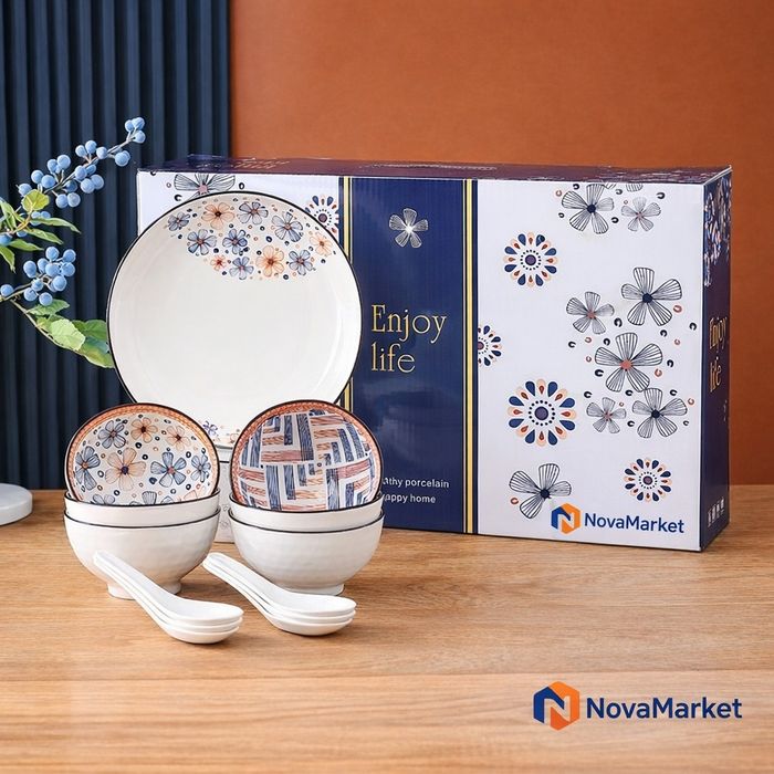 посуды с салатницами и ложками, 13 предметов