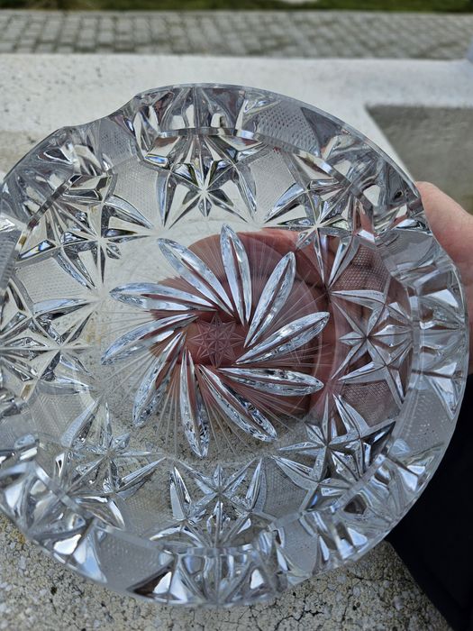 Кристален масивен пепелник, мраморен пепелник и запалка.