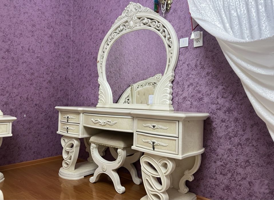 Комод + айнасымен