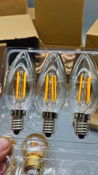 Комплект LED крушки- Различни Модели, Цокъл E14 и E27, 4W и 28W, 2700K