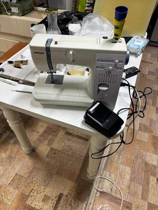 Швейные машина Janome
