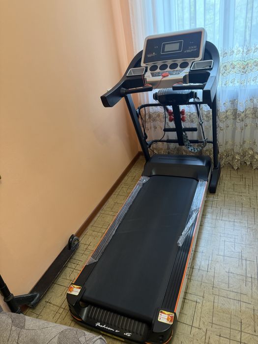 Беговая дорожка . В отличном состояние
