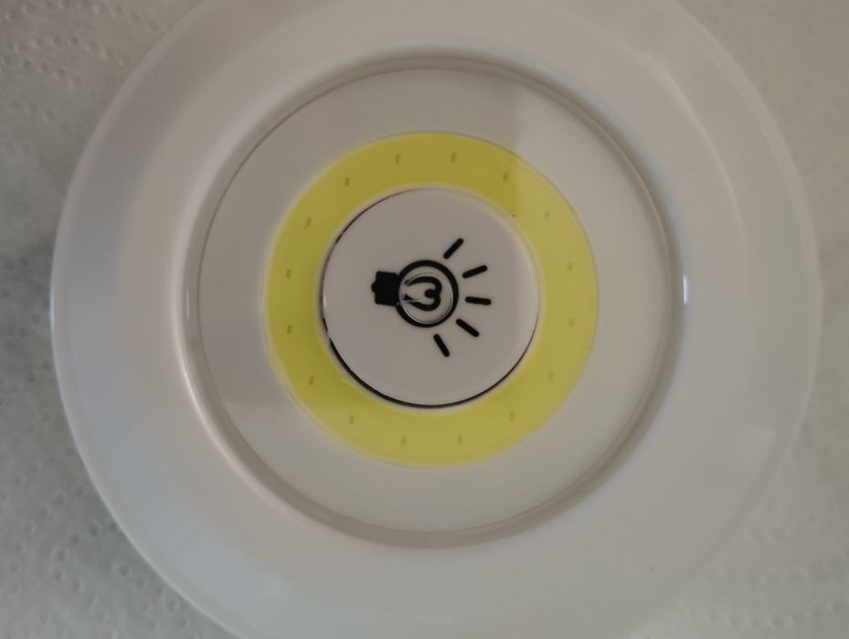 Lampi de iluminat spații fără curent