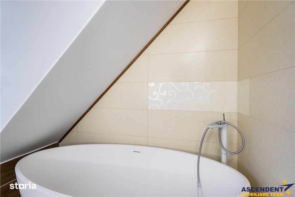 Casa spatioasa cu gradina si garaj, Sanpetru, Brasov