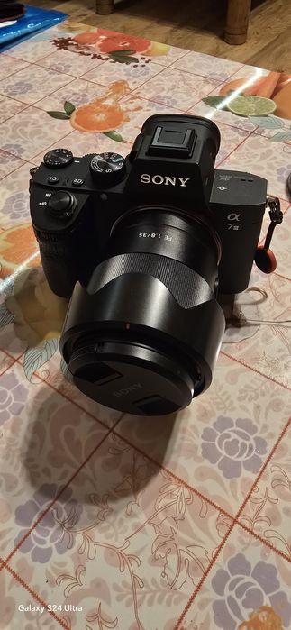 Sony Alpha 7 III plus prime lens 35 mm 1.8