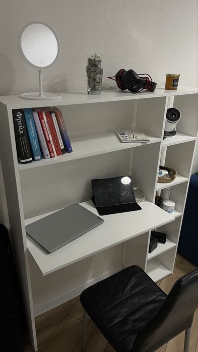 Компьютерный стол белый