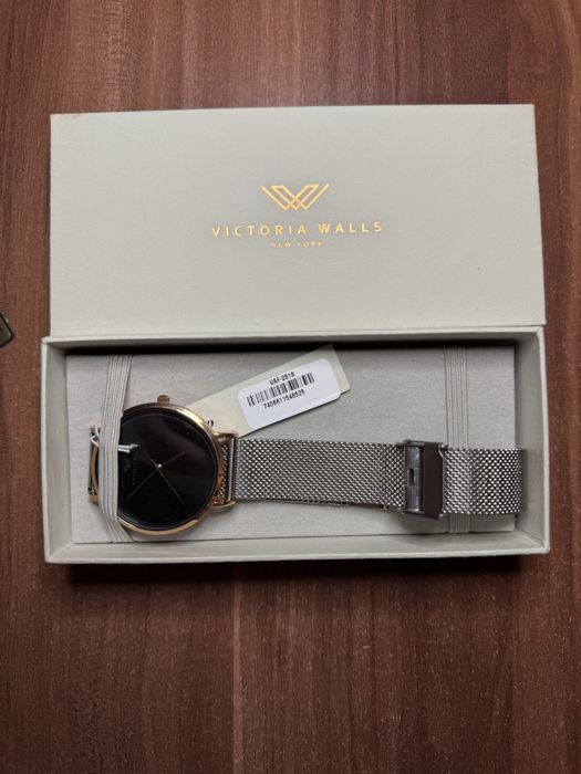 Ceas Victoria Walls