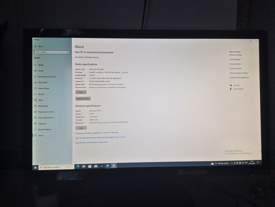 Vând unitate pc i7 -7700 cup.3,60 GHZ