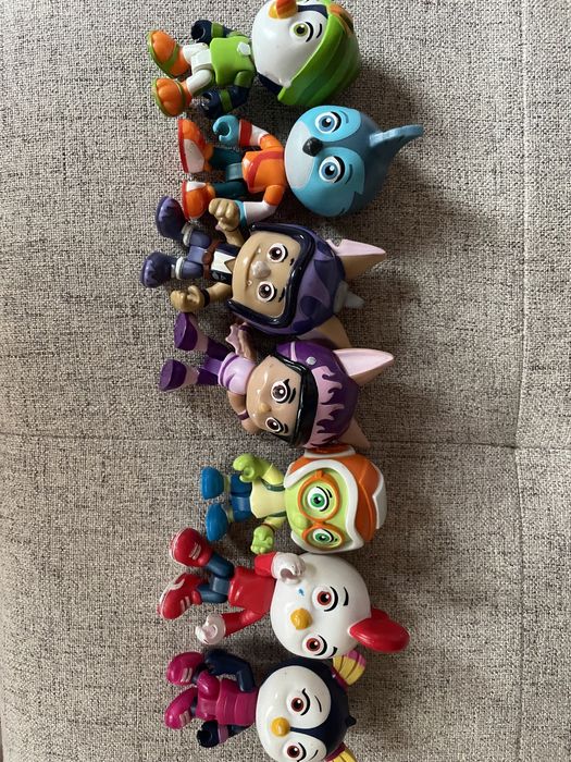 Top wing figurine si mijloacele de transport