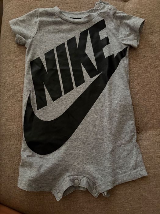 Детски бодита на NIKE