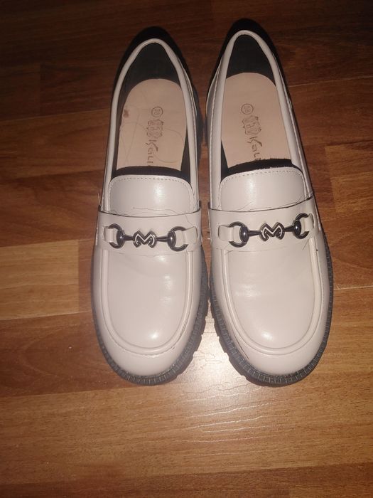 Туфли  бежевого цвета