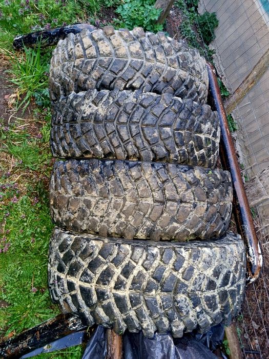 Vând 4 anvelope 265/70 R16